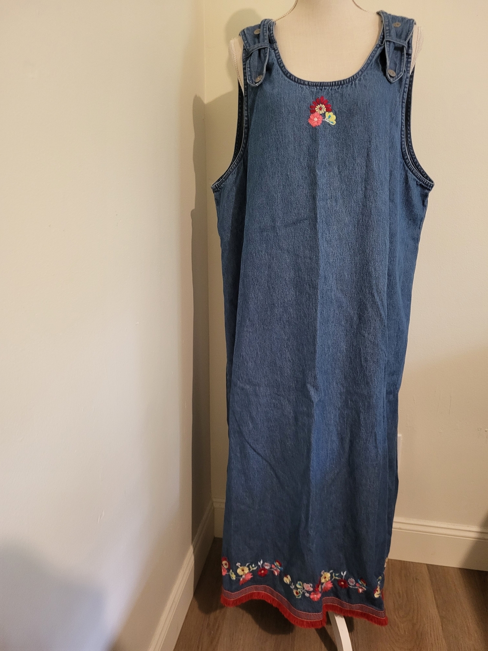 Womens Blue Denim Maxi Dress Sleeveless W/Red Floral Embroidery Fringe Boho West